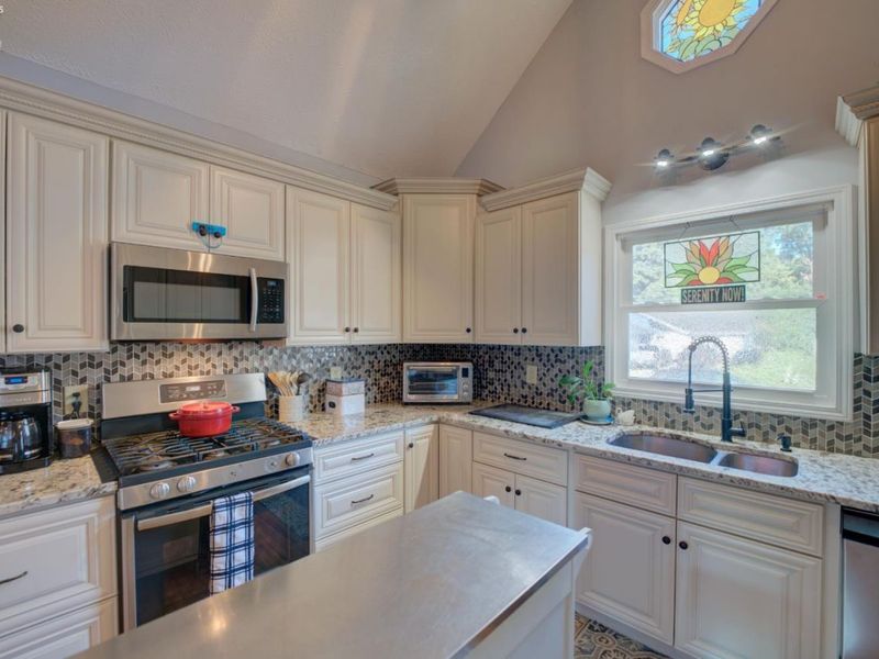 1460 Lexington, Vermilion, OH 44089 Photo 8