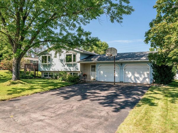 N5467 Penney Ln, Onalaska, WI 54650