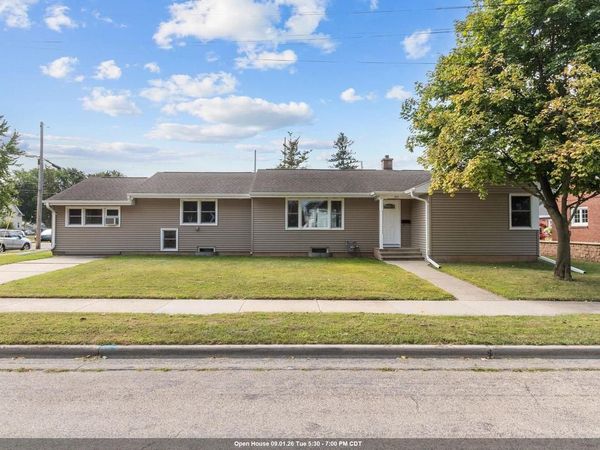 907 W 8TH AVENUE, Oshkosh, WI 54902