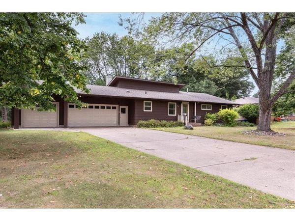 1121 River Heights Road, Menomonie, WI 54751