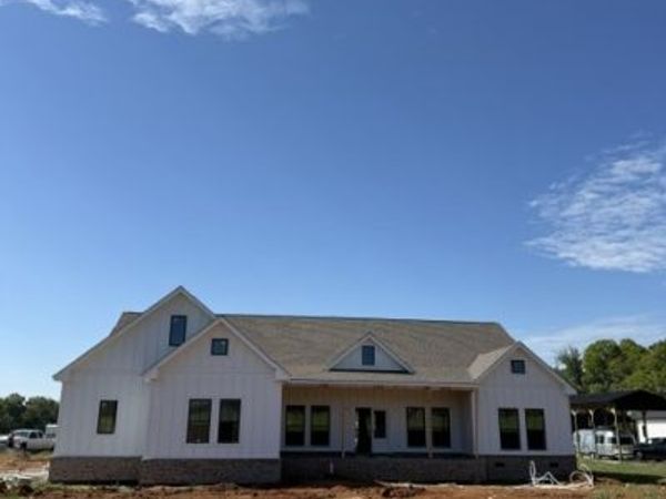 325 Burns Rd , Shelbyville, TN 37160