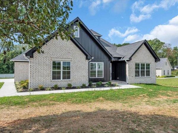 61 Hickory Grove Dr , Morrison, TN 37357