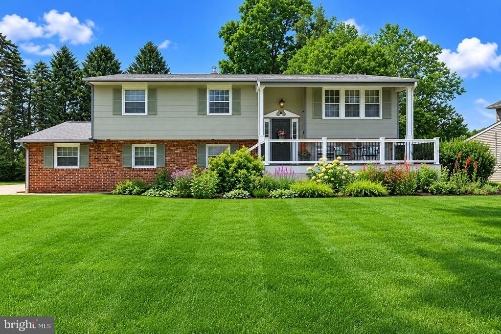 21 LIONS DRIVE , MORRISVILLE, PA 19067