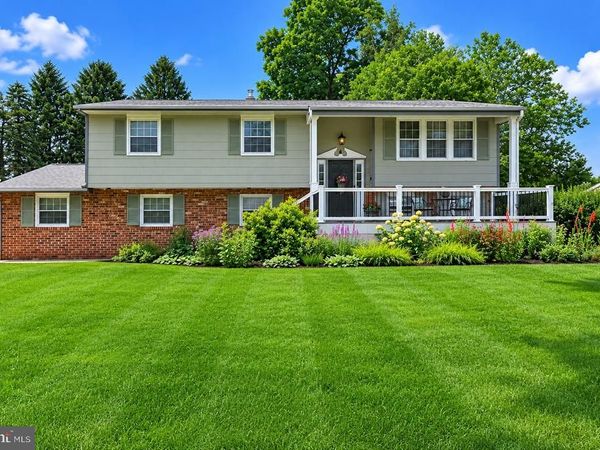 21 LIONS DRIVE , MORRISVILLE, PA 19067