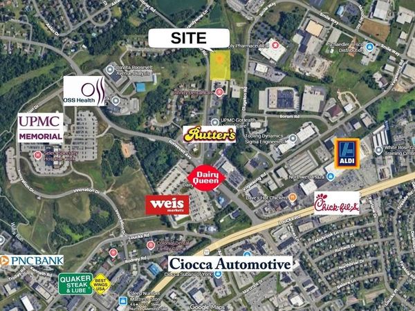 560 A GREENBRIAR ROAD , YORK, PA 17404