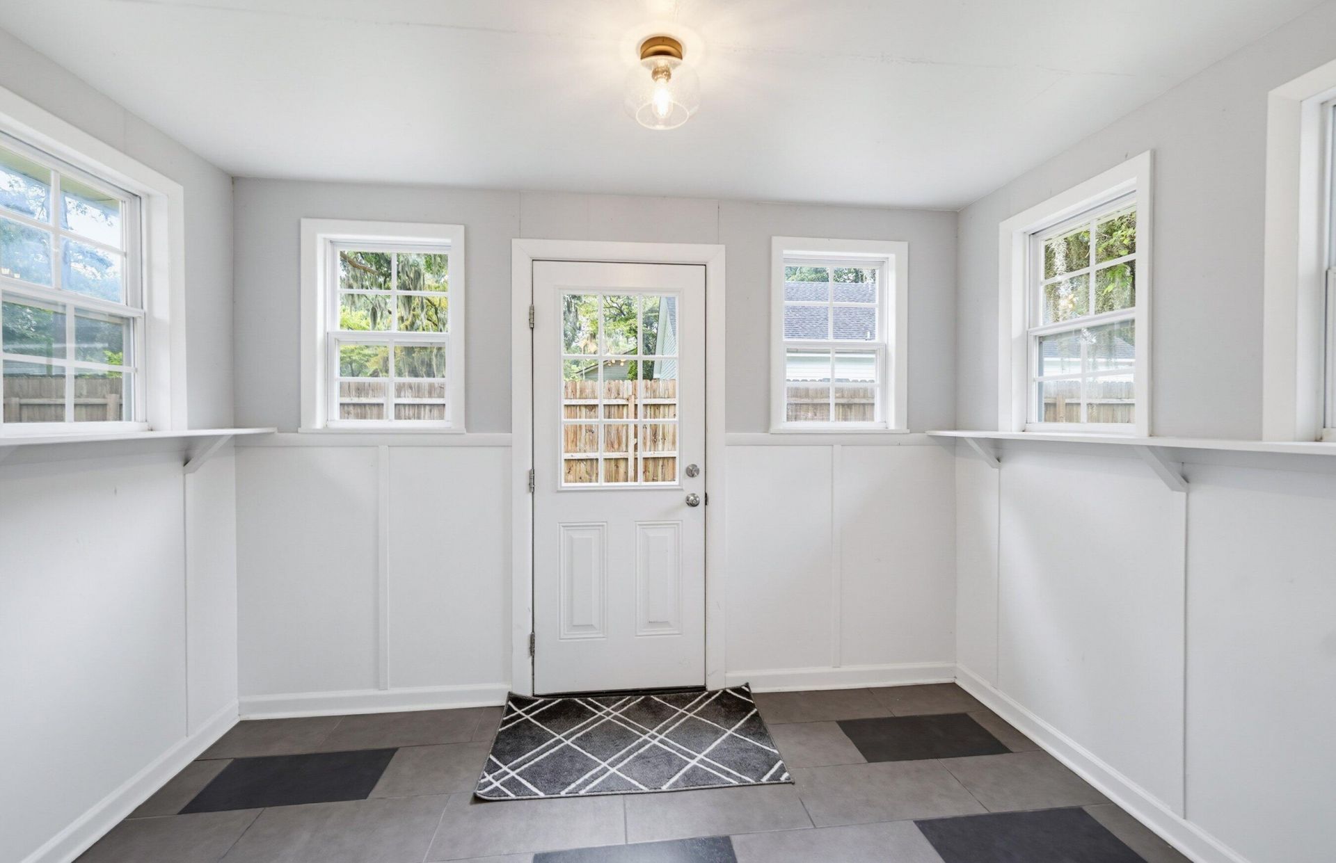8 W Miller Drive Photo 11