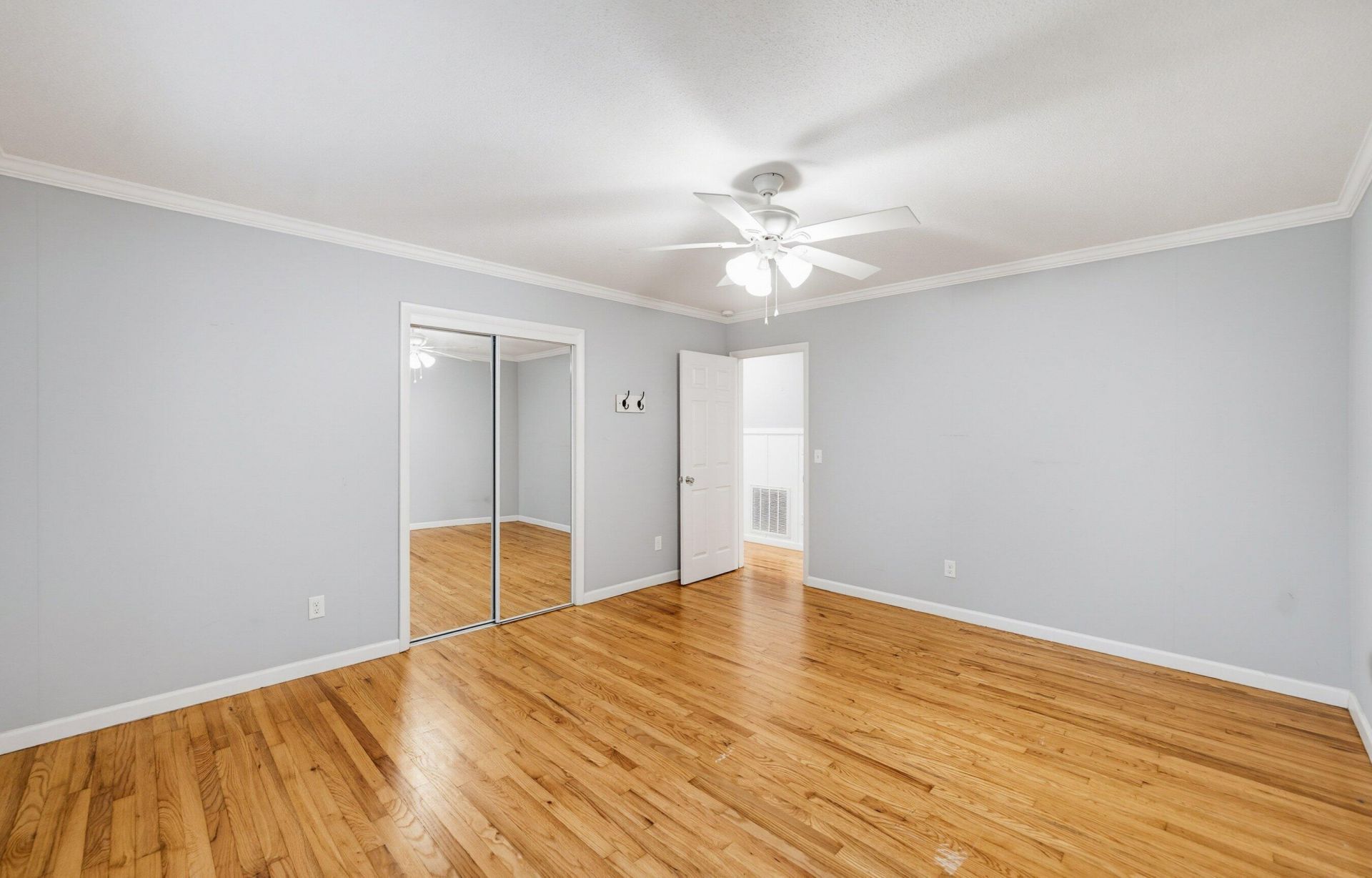 8 W Miller Drive Photo 13