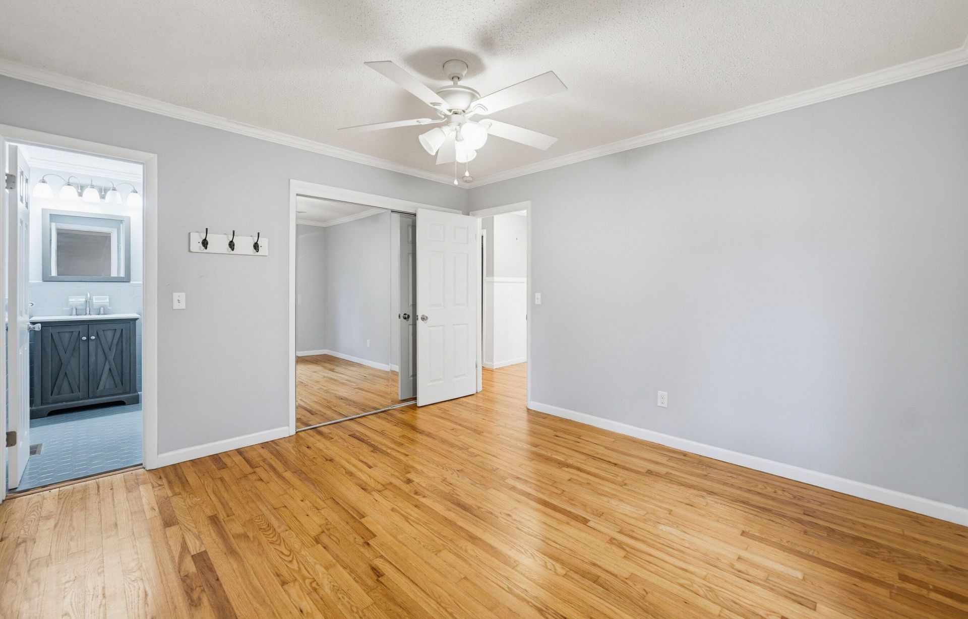 8 W Miller Drive Photo 18