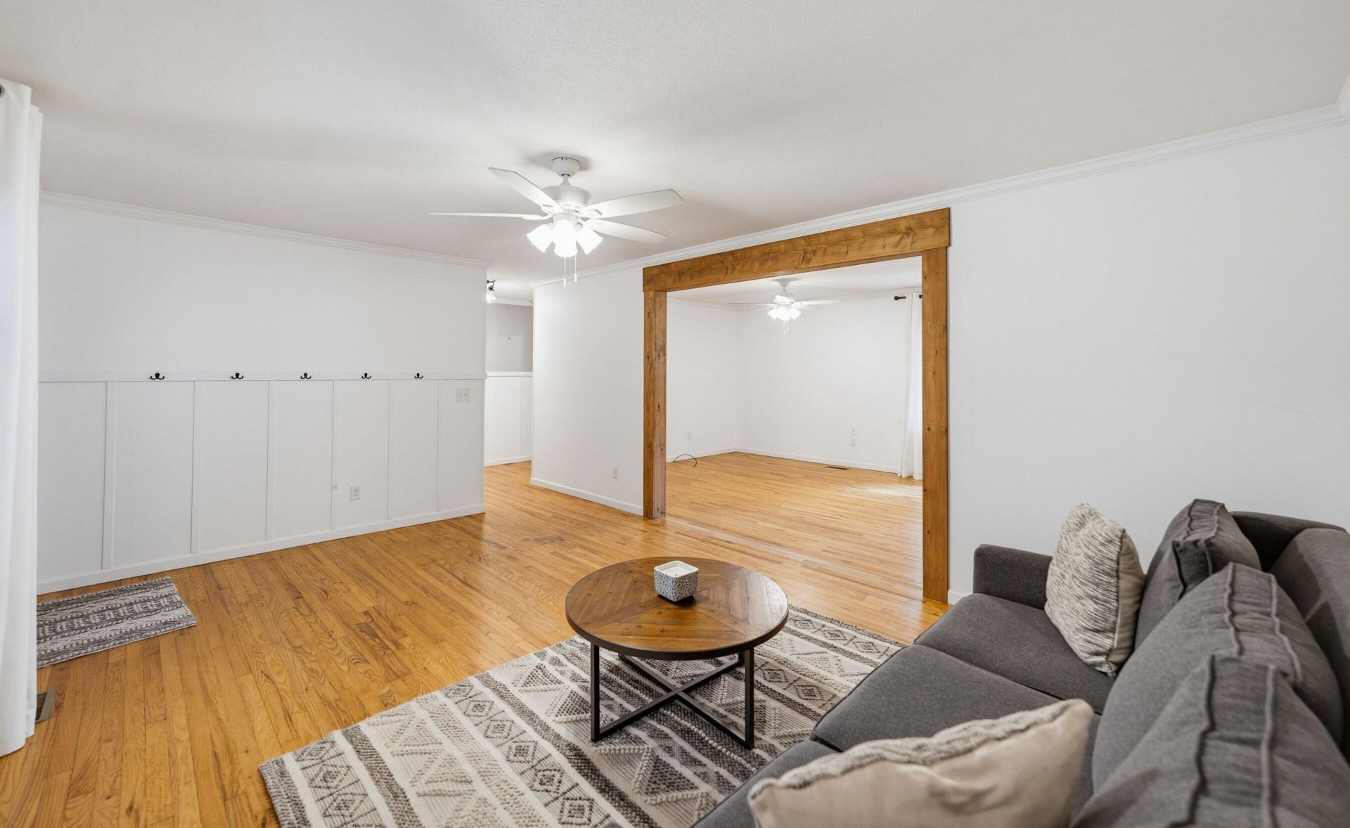 8 W Miller Drive Photo 6