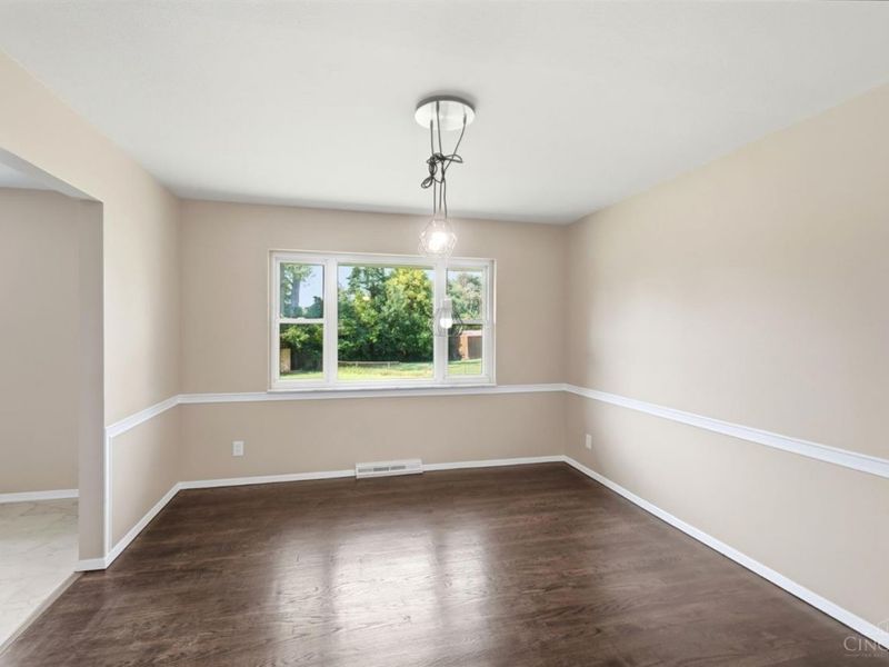 8929 Cavalier Drive, Springfield Township, OH 45231 Photo 12