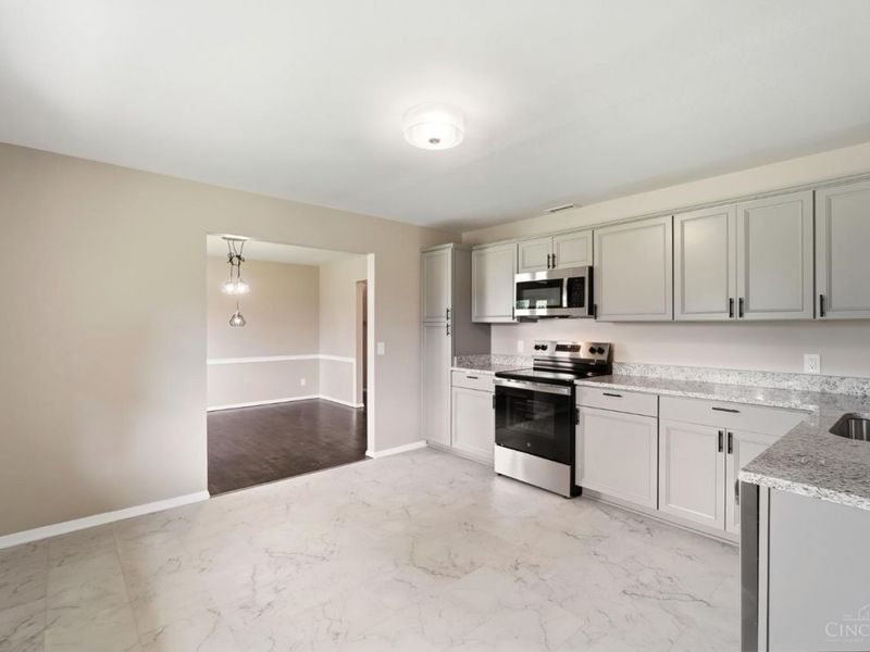 8929 Cavalier Drive, Springfield Township, OH 45231 Photo 16