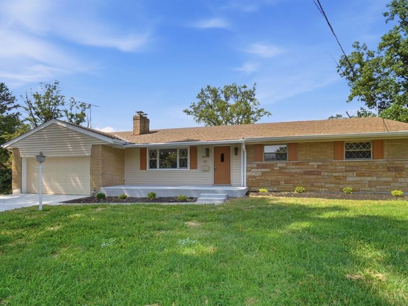8929 Cavalier Drive, Springfield Township, OH 45231 Photo 3