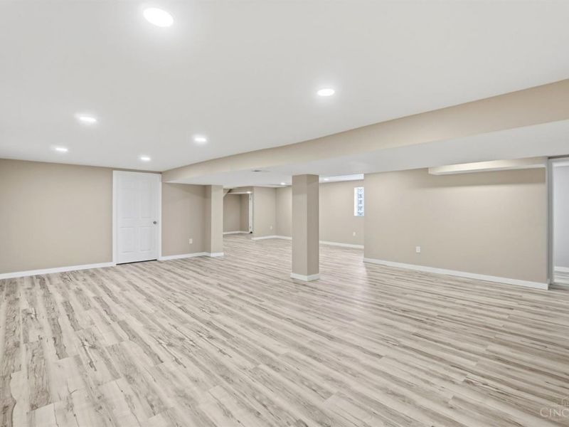 8929 Cavalier Drive, Springfield Township, OH 45231 Photo 38