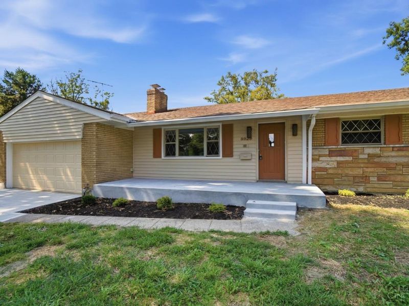 8929 Cavalier Drive, Springfield Township, OH 45231 Photo 4