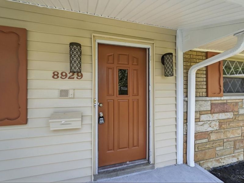 8929 Cavalier Drive, Springfield Township, OH 45231 Photo 6
