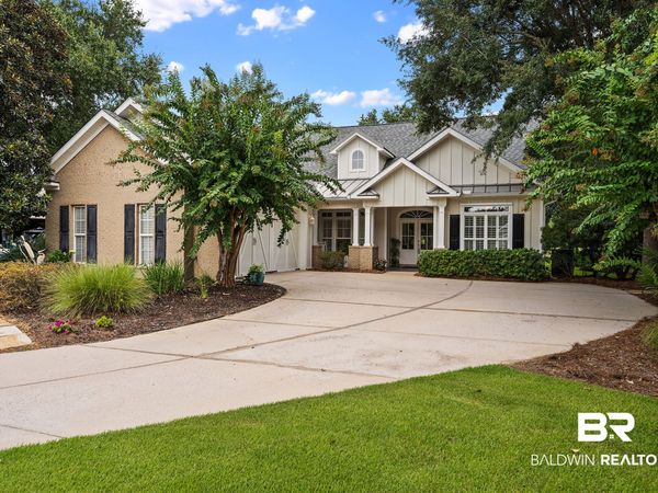 521 Retreat Ln, Gulf Shores, AL 36542