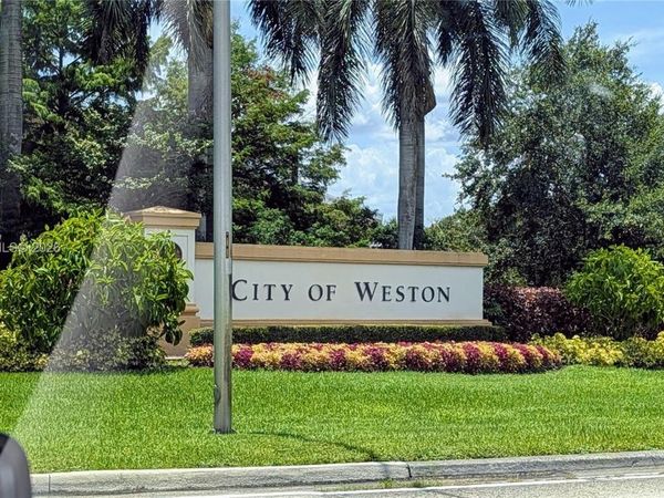 2231 N Cordoba Bnd , Weston, FL 33327