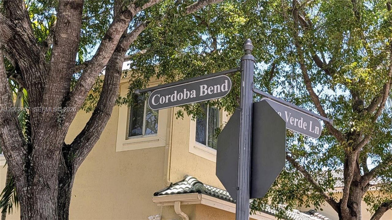 2231 N Cordoba Bnd, Weston, FL 33327 Photo