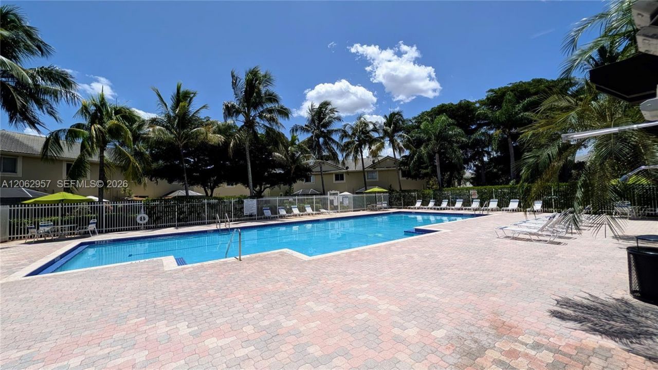 2231 N Cordoba Bnd, Weston, FL 33327 Photo