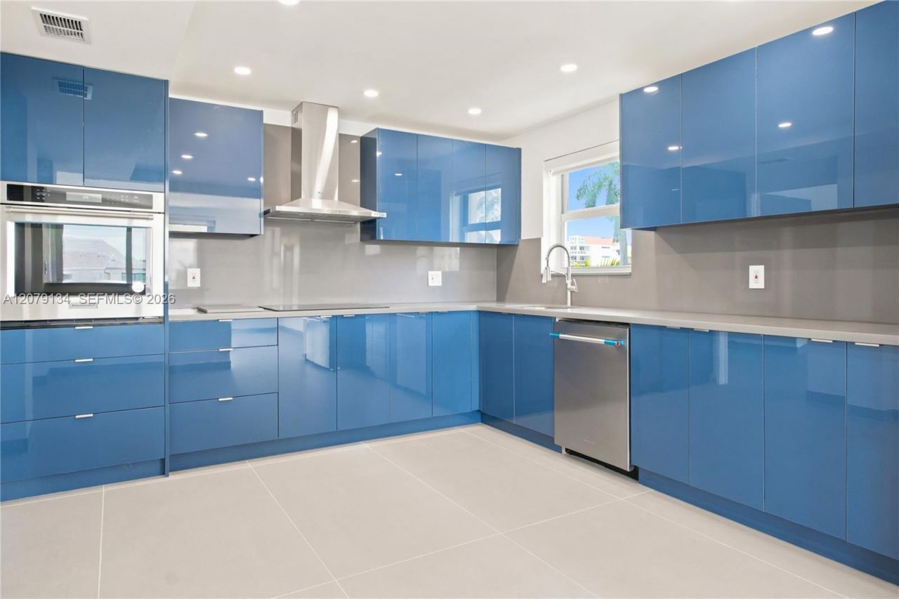 10180 W Bay Harbor Dr , Unit 3A, Bay Harbor Islands, FL 33154 Photo