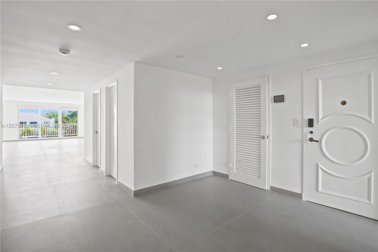 10180 W Bay Harbor Dr , Unit 3A, Bay Harbor Islands, FL 33154 Photo