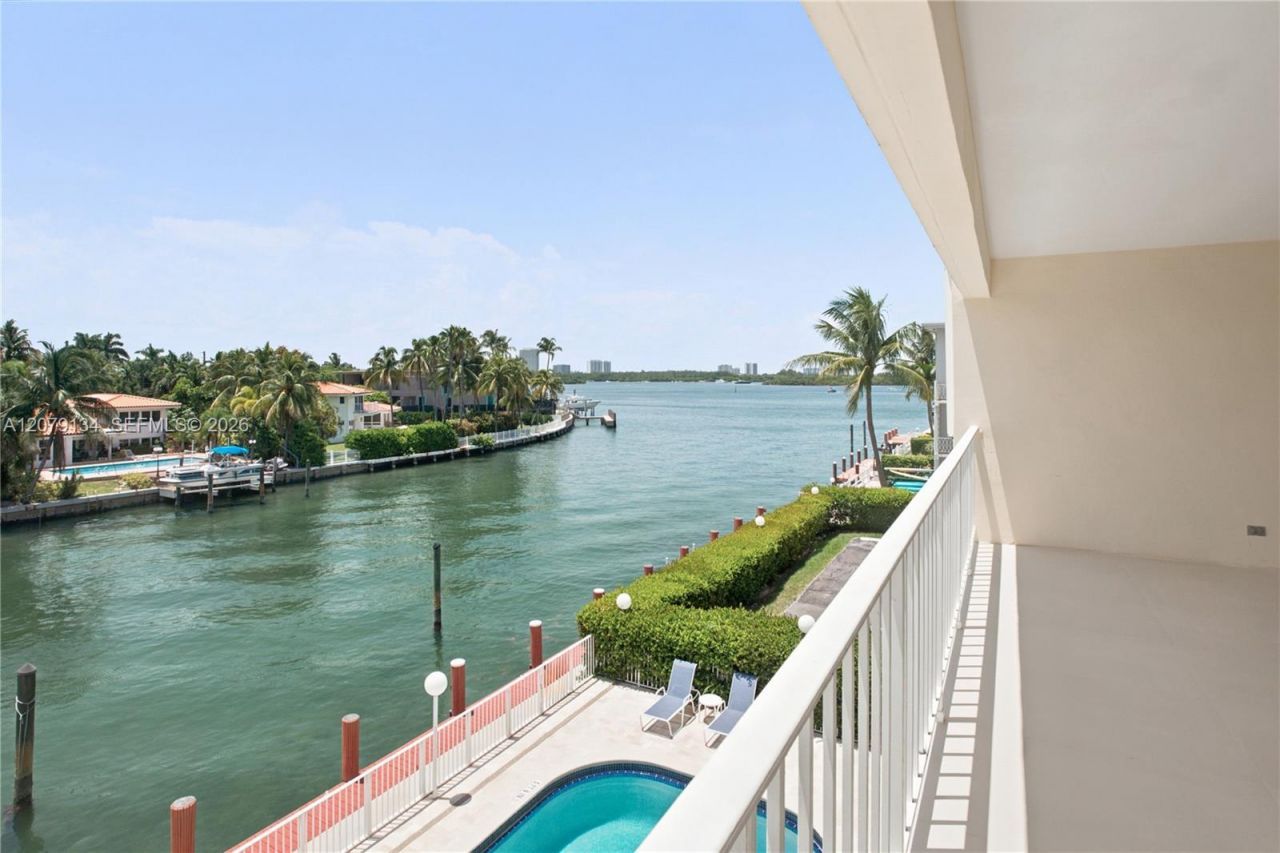10180 W Bay Harbor Dr , Unit 3A, Bay Harbor Islands, FL 33154 Photo