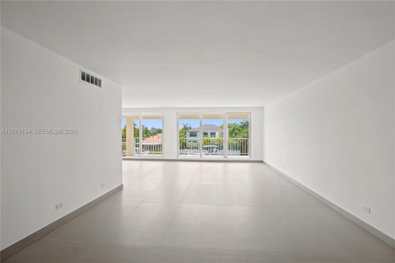 10180 W Bay Harbor Dr , Unit 3A, Bay Harbor Islands, FL 33154 Photo