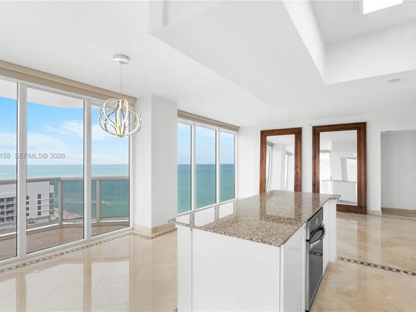 4779 Collins Ave , Unit 2707, Miami Beach, FL 33140