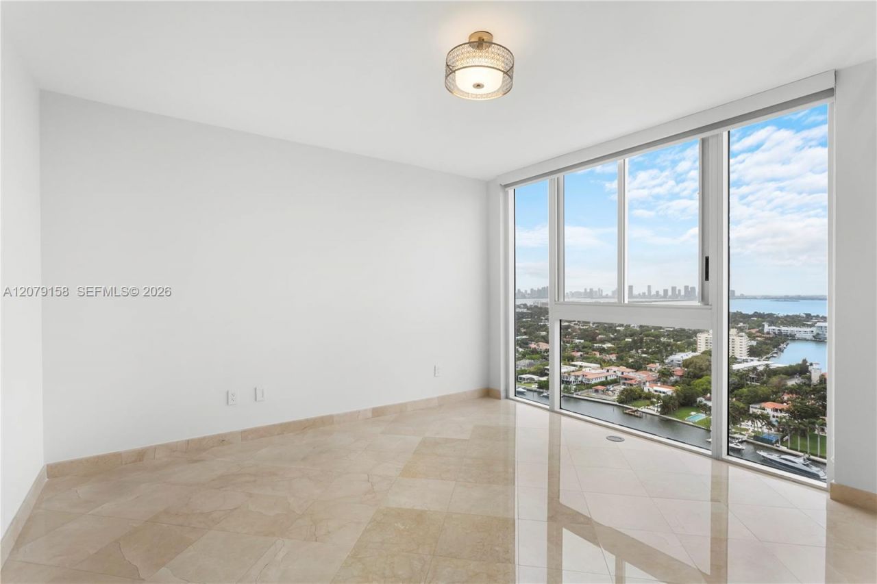4779 Collins Ave, Unit 2707, Miami Beach, FL 33140 Photo