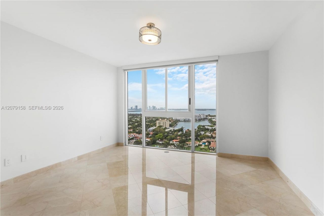 4779 Collins Ave, Unit 2707, Miami Beach, FL 33140 Photo