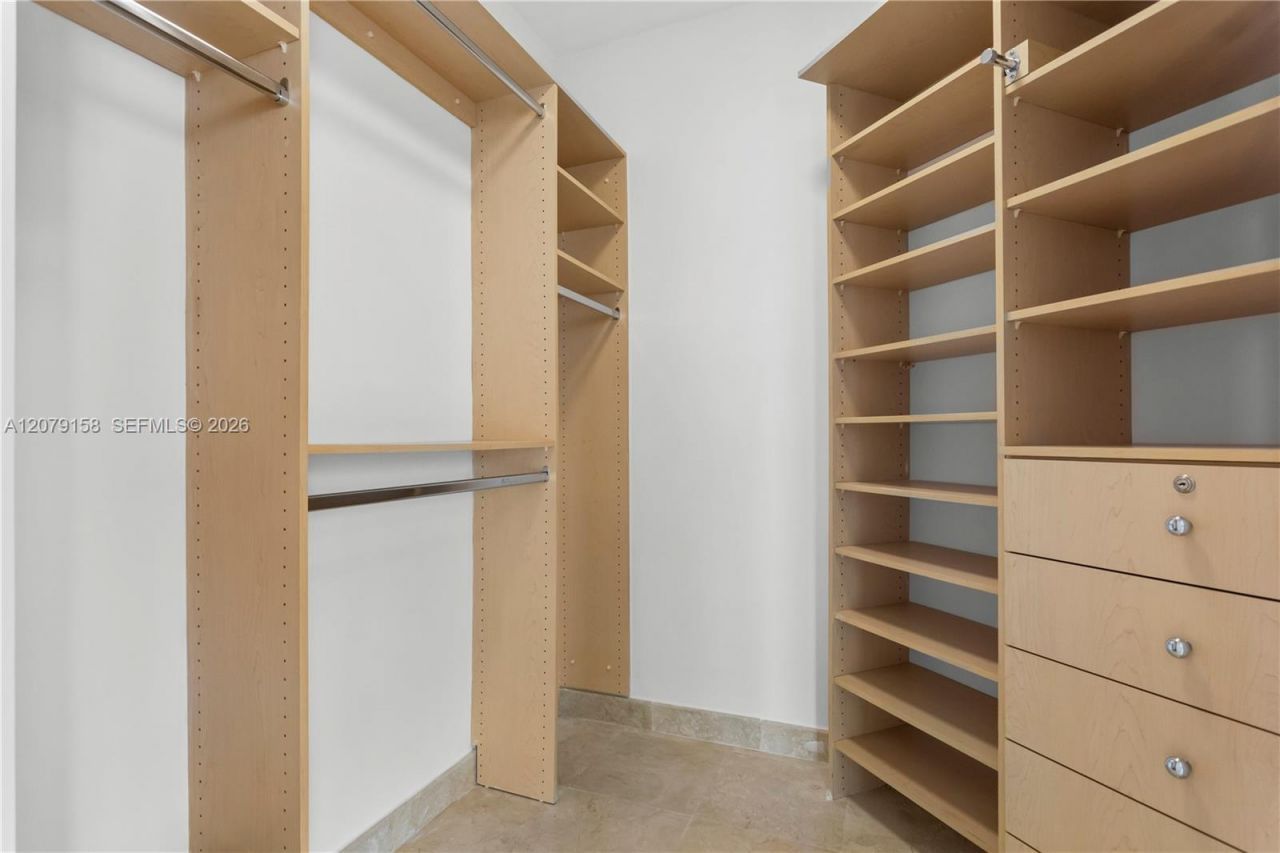 4779 Collins Ave, Unit 2707, Miami Beach, FL 33140 Photo