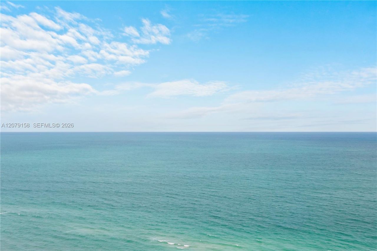 4779 Collins Ave, Unit 2707, Miami Beach, FL 33140 Photo