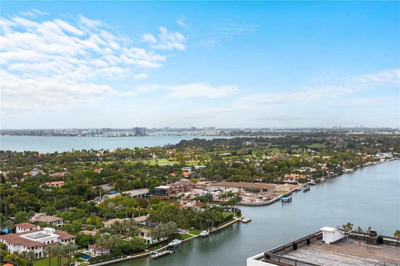4779 Collins Ave, Unit 2707, Miami Beach, FL 33140 Photo