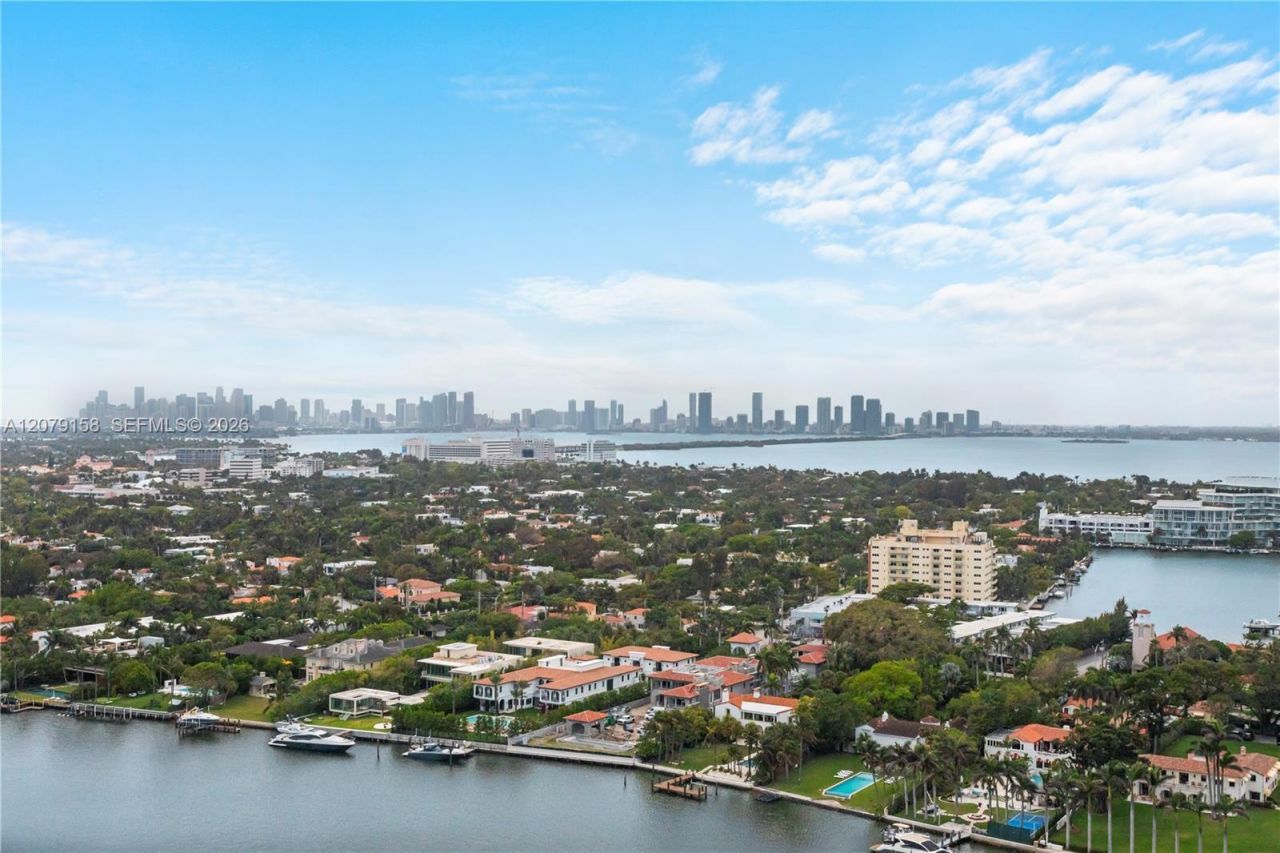 4779 Collins Ave, Unit 2707, Miami Beach, FL 33140 Photo