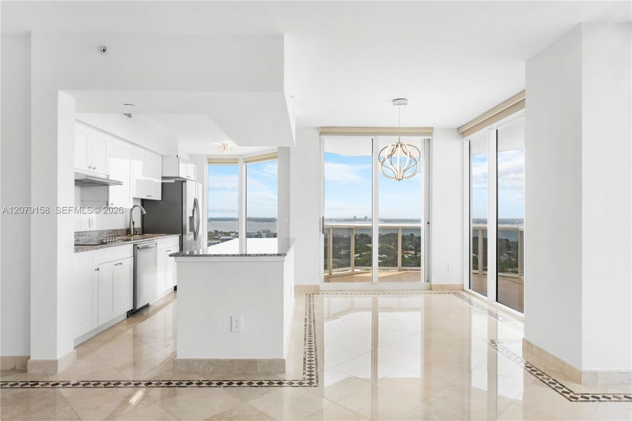 4779 Collins Ave, Unit 2707, Miami Beach, FL 33140 Photo