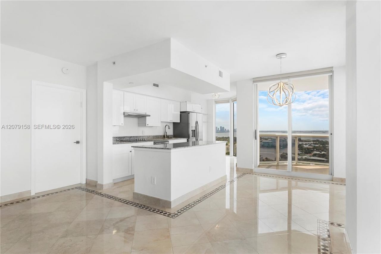 4779 Collins Ave, Unit 2707, Miami Beach, FL 33140 Photo