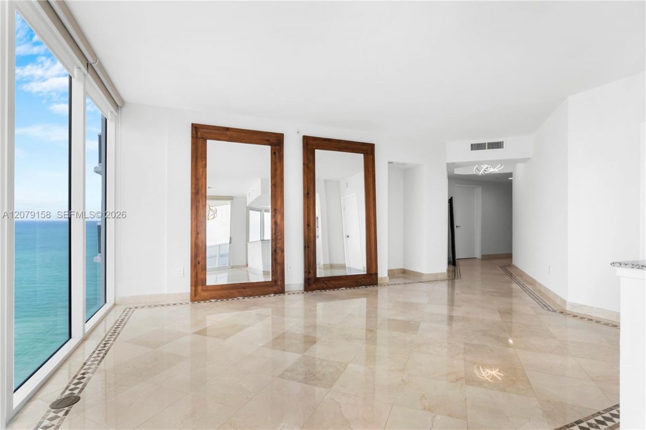 4779 Collins Ave, Unit 2707, Miami Beach, FL 33140 Photo