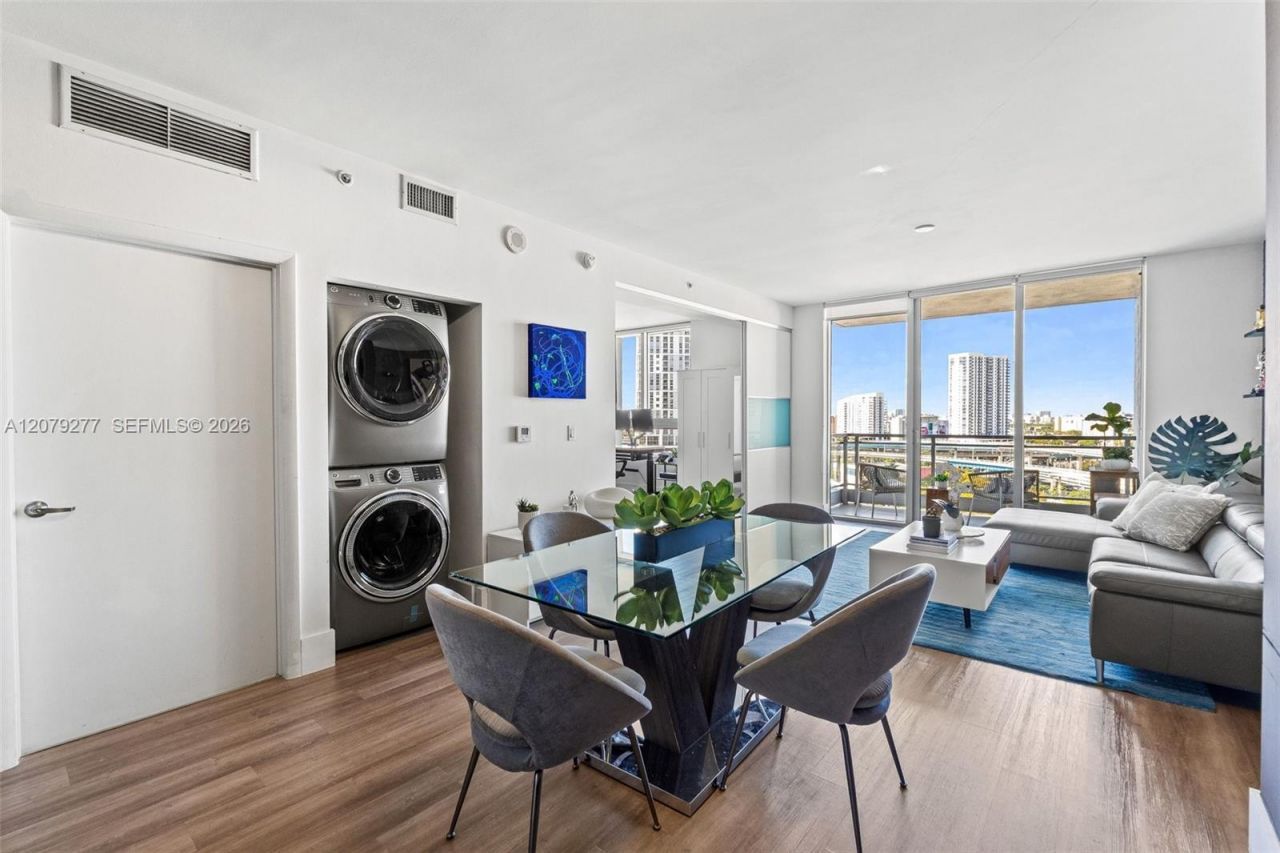 90 SW 3rd St , Unit 1506, Miami, FL 33130 Photo