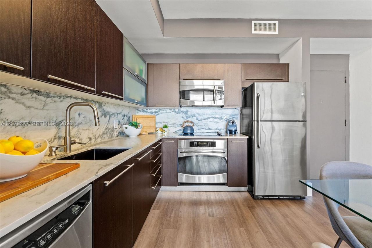 90 SW 3rd St , Unit 1506, Miami, FL 33130 Photo