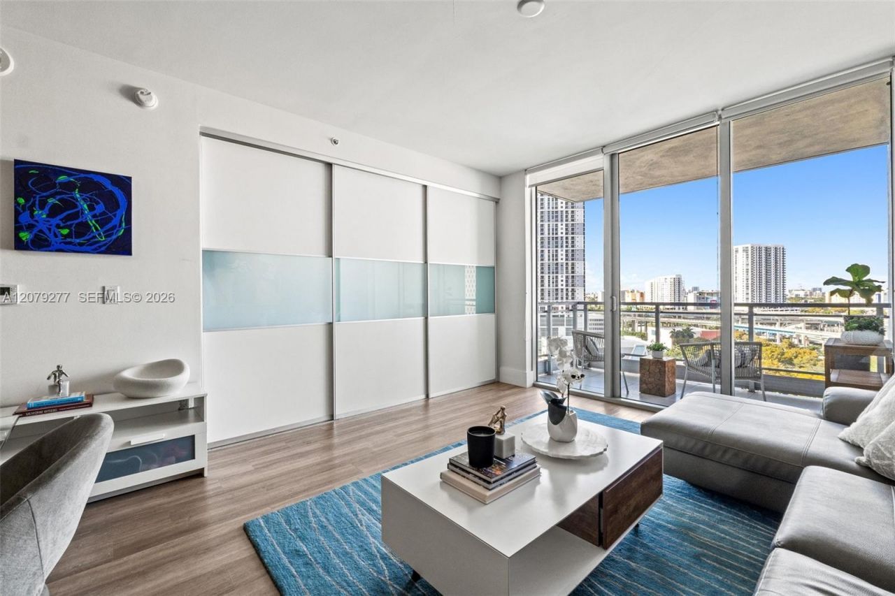90 SW 3rd St , Unit 1506, Miami, FL 33130 Photo