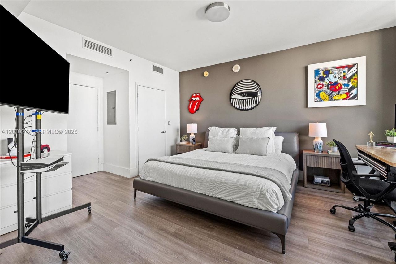 90 SW 3rd St , Unit 1506, Miami, FL 33130 Photo