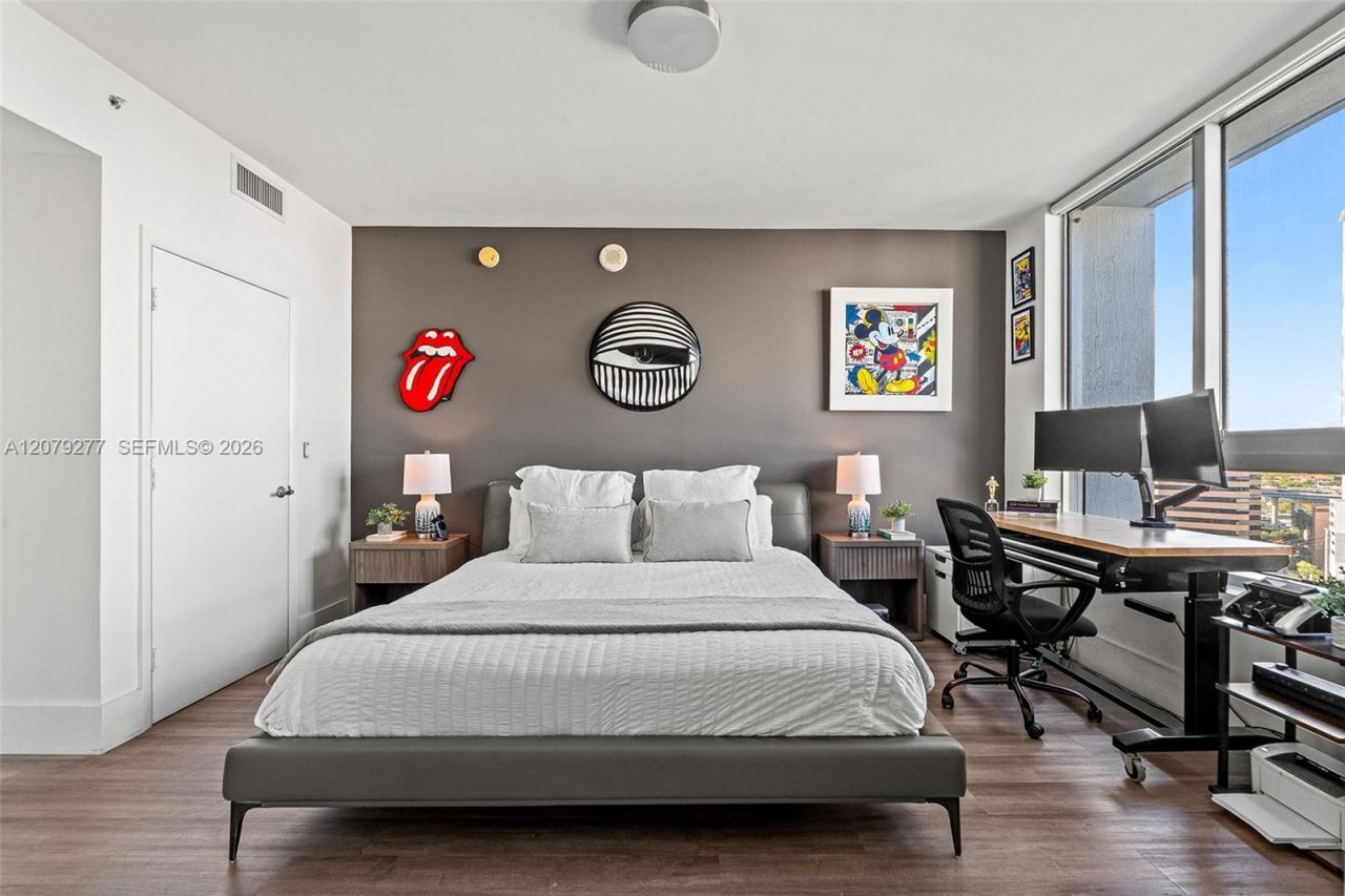90 SW 3rd St , Unit 1506, Miami, FL 33130 Photo