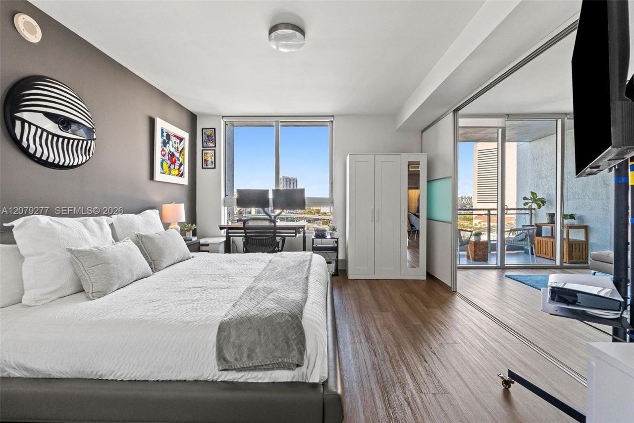 90 SW 3rd St , Unit 1506, Miami, FL 33130 Photo