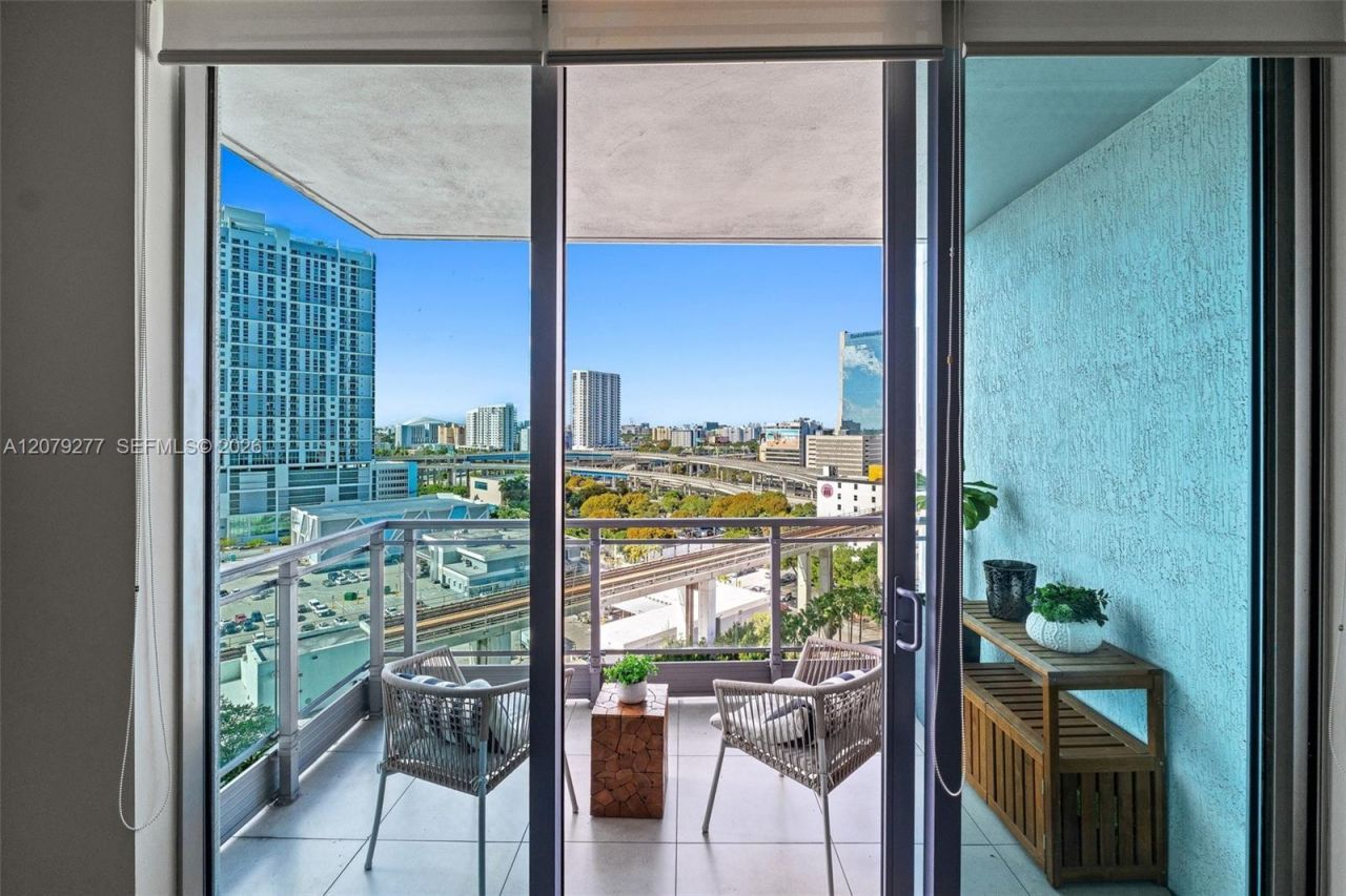 90 SW 3rd St , Unit 1506, Miami, FL 33130 Photo