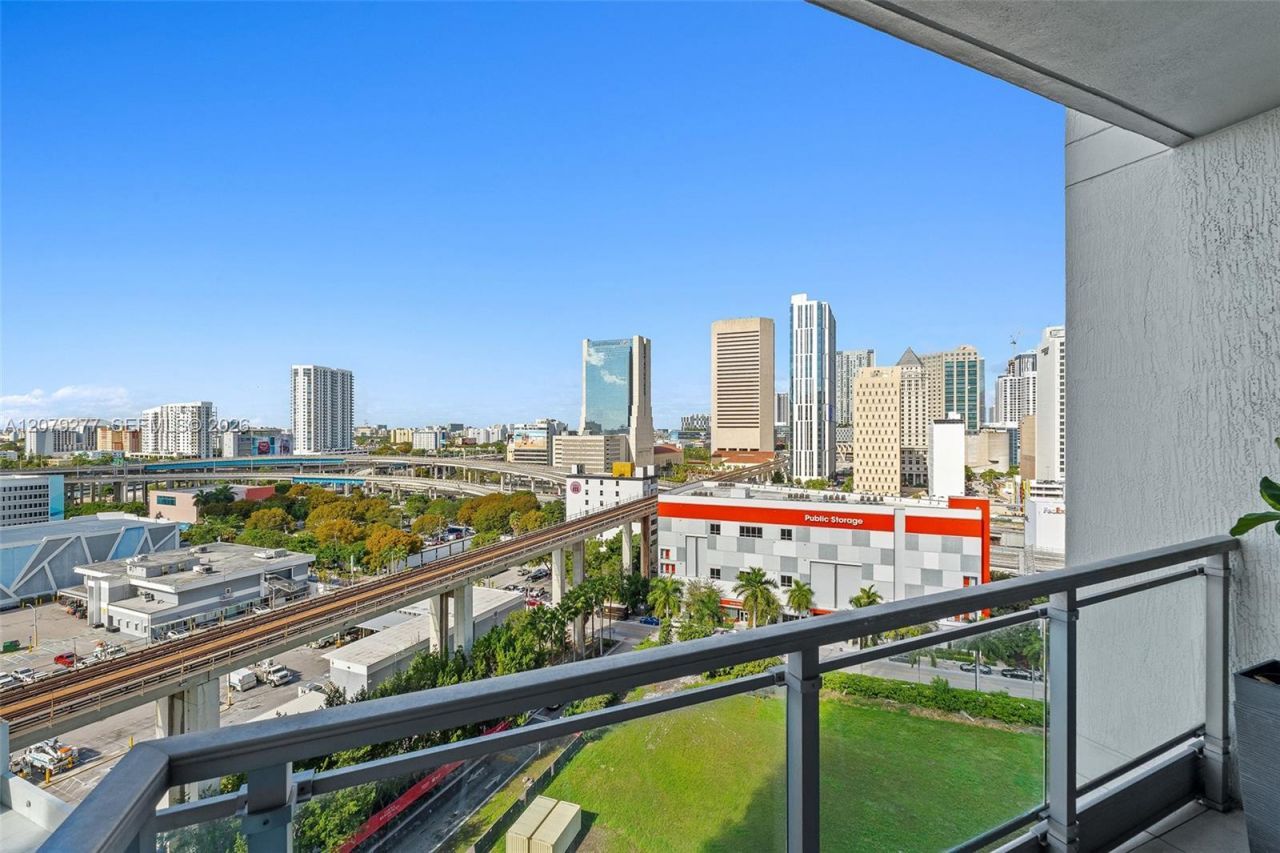 90 SW 3rd St , Unit 1506, Miami, FL 33130 Photo