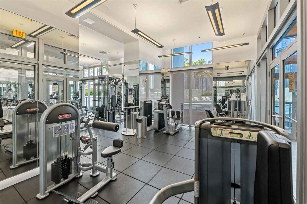 90 SW 3rd St , Unit 1506, Miami, FL 33130 Photo