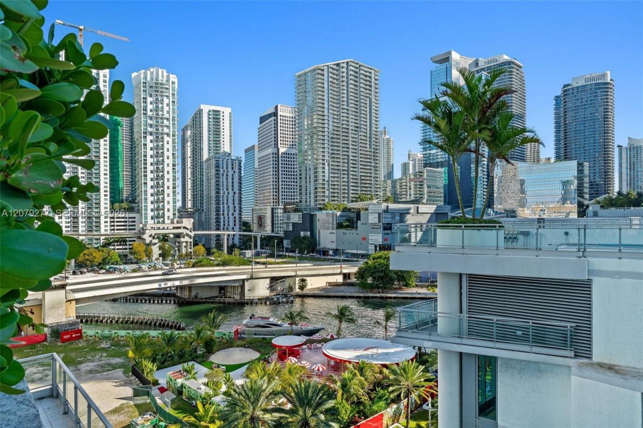 90 SW 3rd St , Unit 1506, Miami, FL 33130 Photo