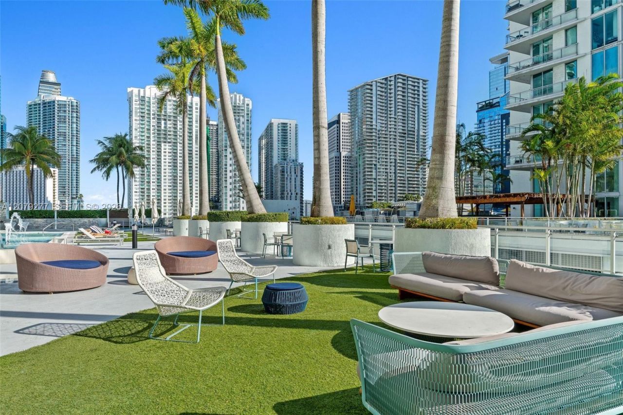 90 SW 3rd St , Unit 1506, Miami, FL 33130 Photo