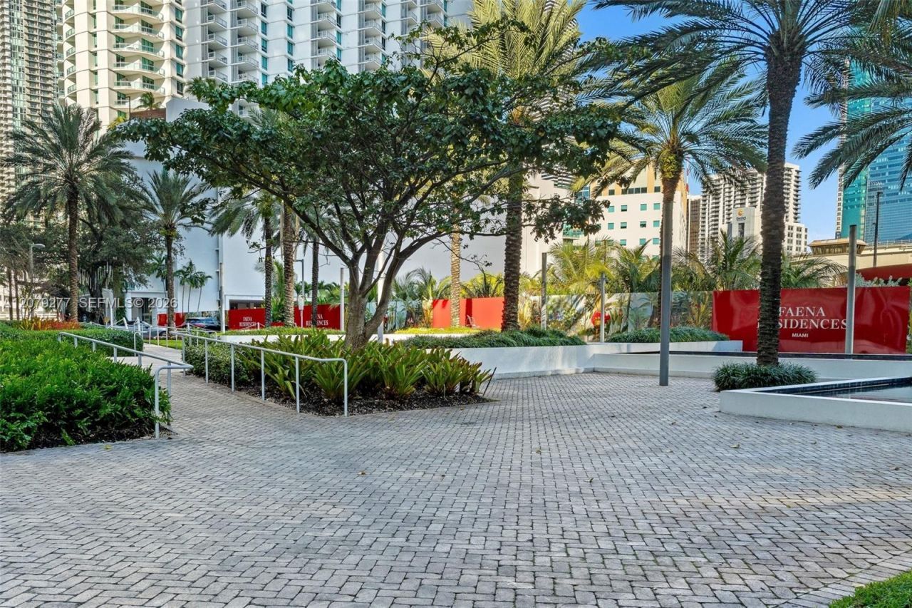 90 SW 3rd St , Unit 1506, Miami, FL 33130 Photo