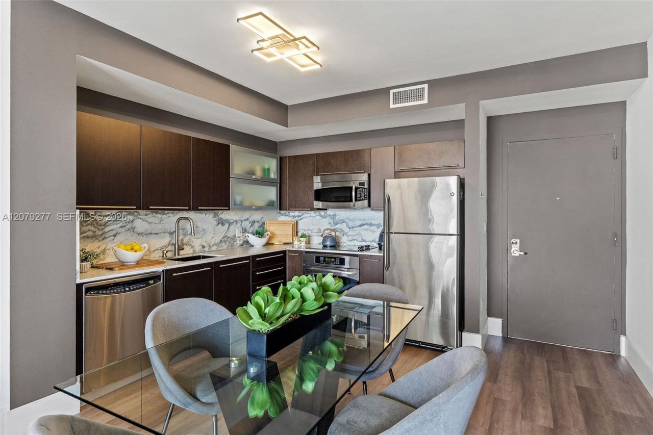 90 SW 3rd St , Unit 1506, Miami, FL 33130 Photo